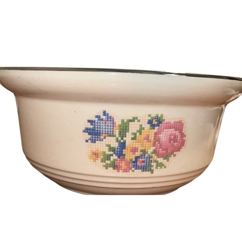 Vintage Hot oven Harker Bowl w/Cross Stitch Pattern  9